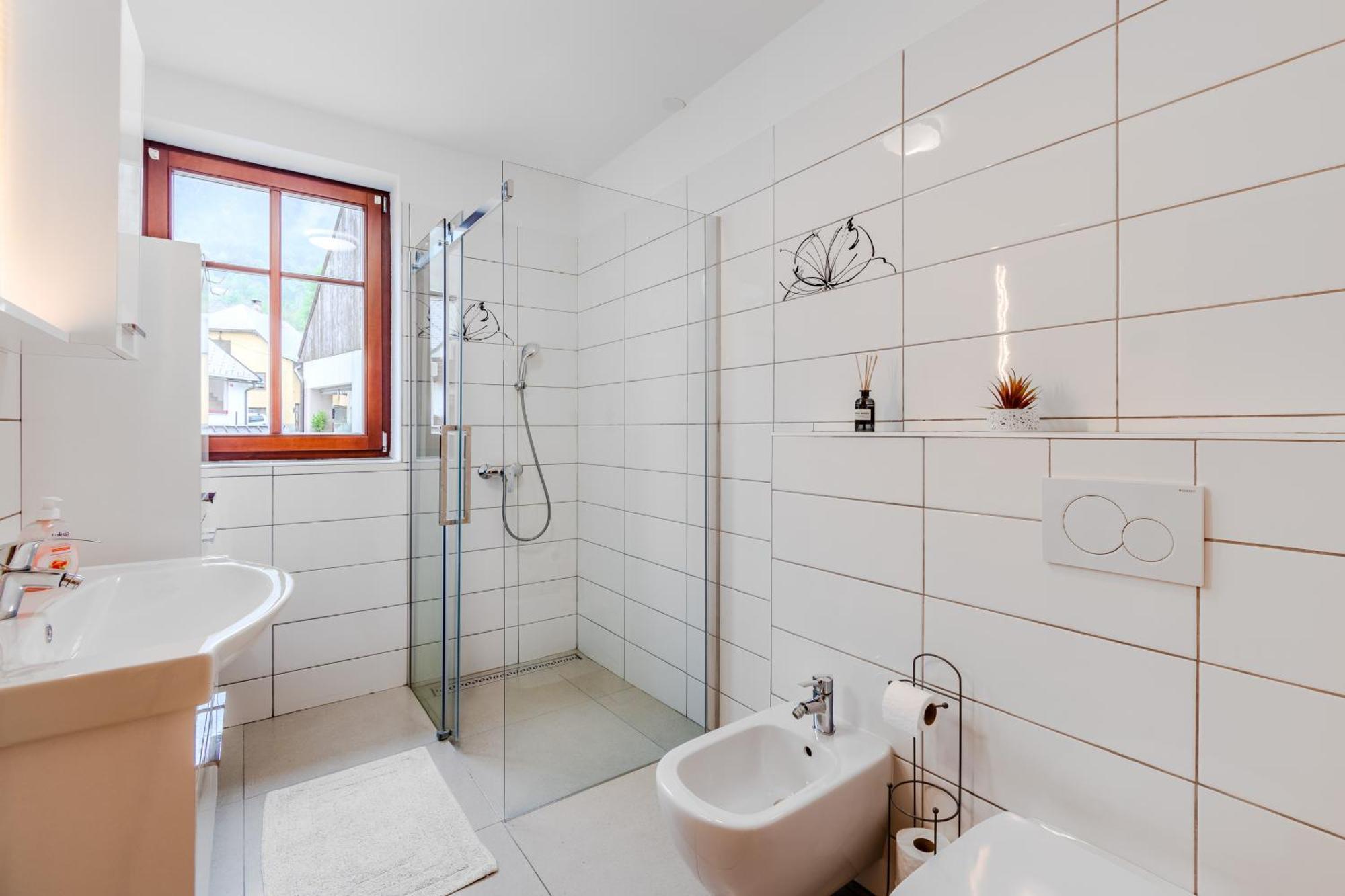 Hosnar, Hisa Misc Apartment Bovec